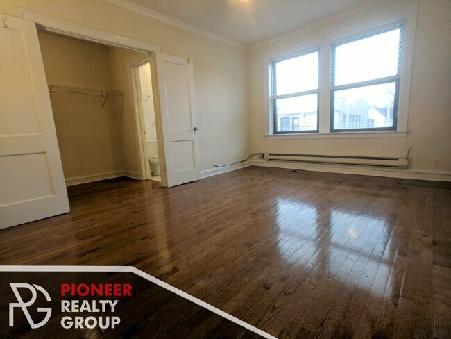 Foto del edificio - 4542 N Damen Ave