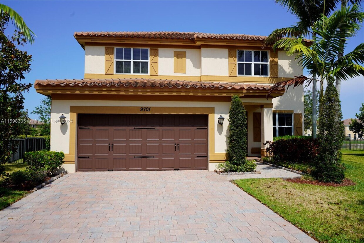 Foto principal - 9701 Blue Isle Bay