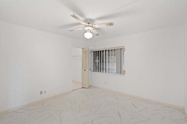 Foto del edificio - 441 Pine Glen Ln