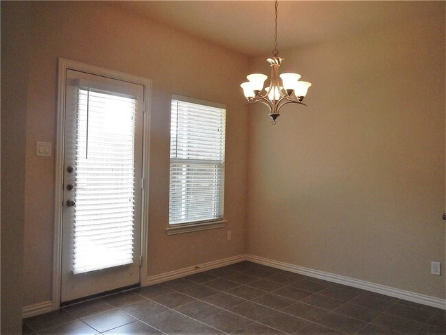 Foto del edificio - 4666 Penelope Ln