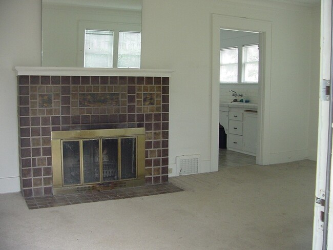Building Photo - 5228 36th Ave NE Seattle, WA 98105 $2,850 ...