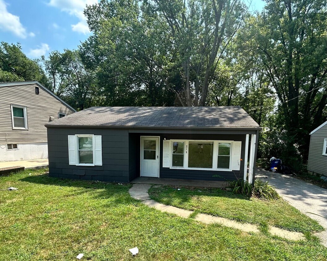 Foto principal - Large 3 bedroom in Hazelwood