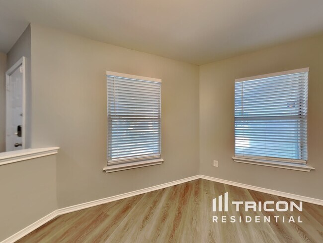 Foto del edificio - 5750 Deertail Creek