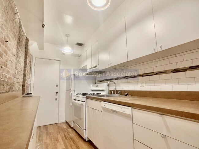 Building Photo - 309 West 107th Street