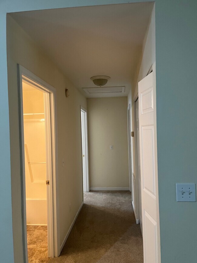 Building Photo - 140 Jacobs Way