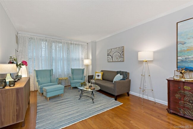 Building Photo - 300 Mamaroneck Ave
