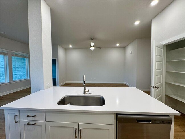 Foto del edificio - 509 Three Feathers Ct