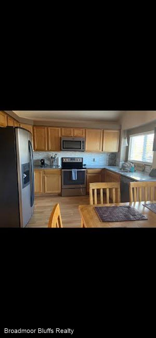 Building Photo - 4 br, 2.5 bath House - 1328 Coolcrest Dr.