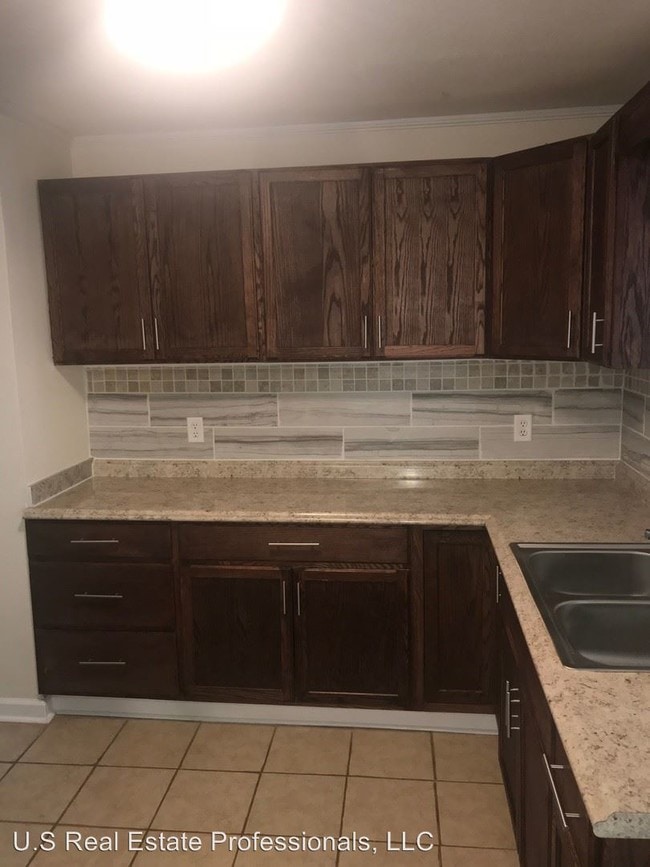 Building Photo - 4 br, 2 bath House - 467 Brannen St