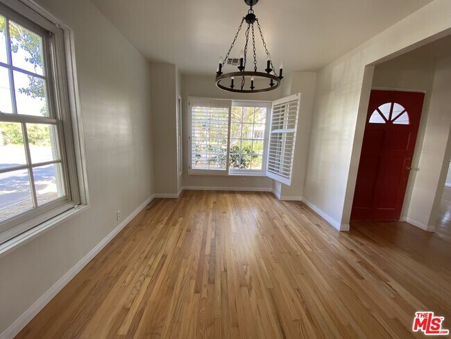 Foto del edificio - 575 N Swarthmore Ave