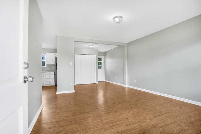 Building Photo - Guy Dr