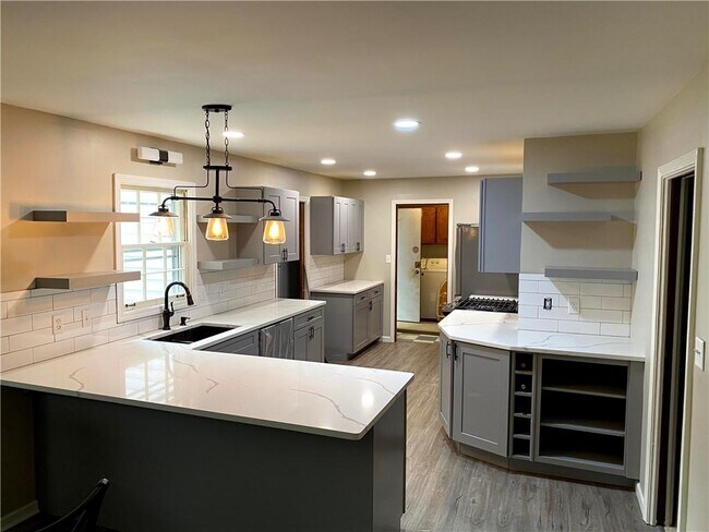 Foto del edificio - 4754 Winthrop Dr