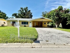 Building Photo - 2671 Pinehurst Ave