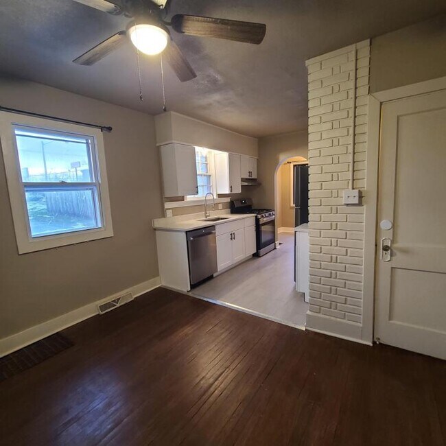 Foto del edificio - 317 Dunnwood Dr