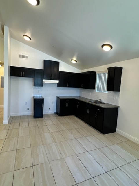 Foto del edificio - 3426, 3426 1/2, 3428 S Norton Ave