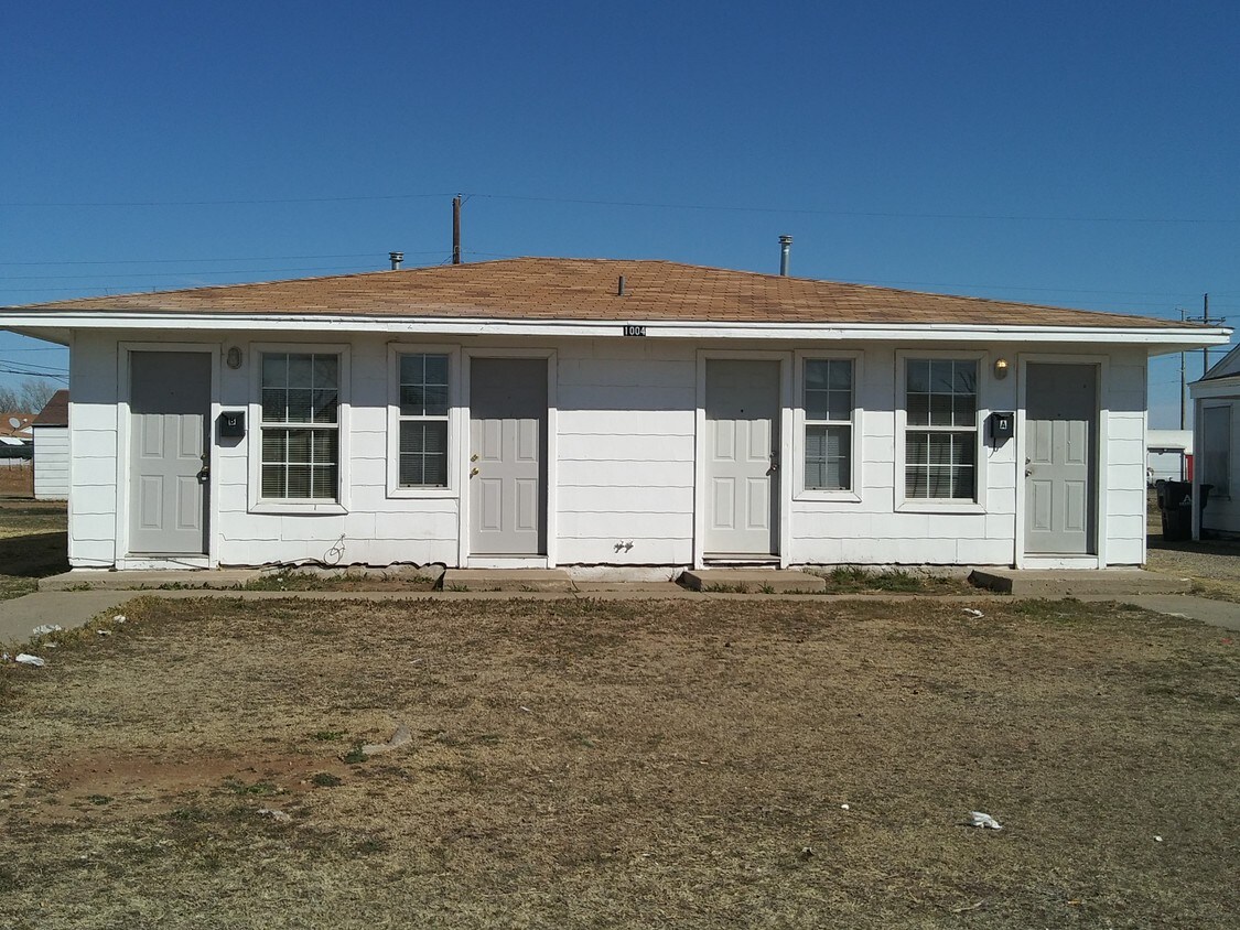 1004 N Lake St, Amarillo, TX 79107 Townhome Rentals in Amarillo TX