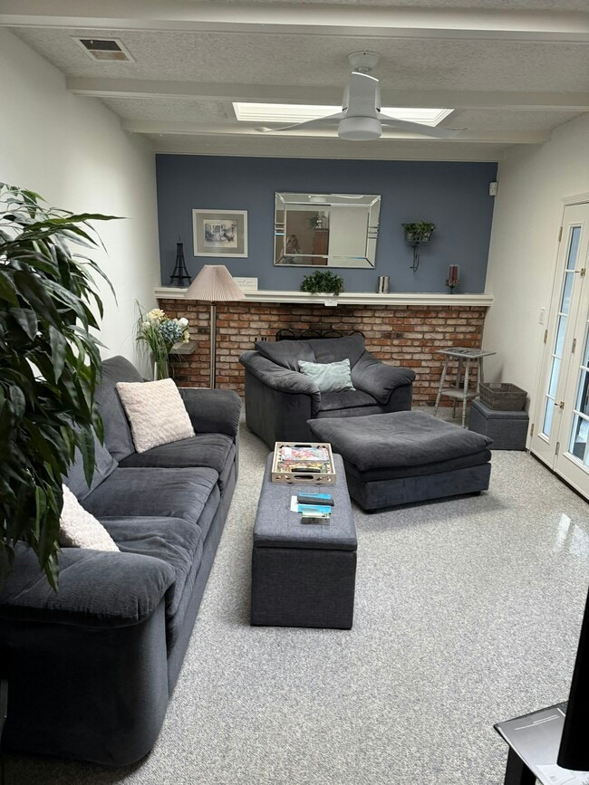 Foto del edificio - 33887 Whitehead Ln