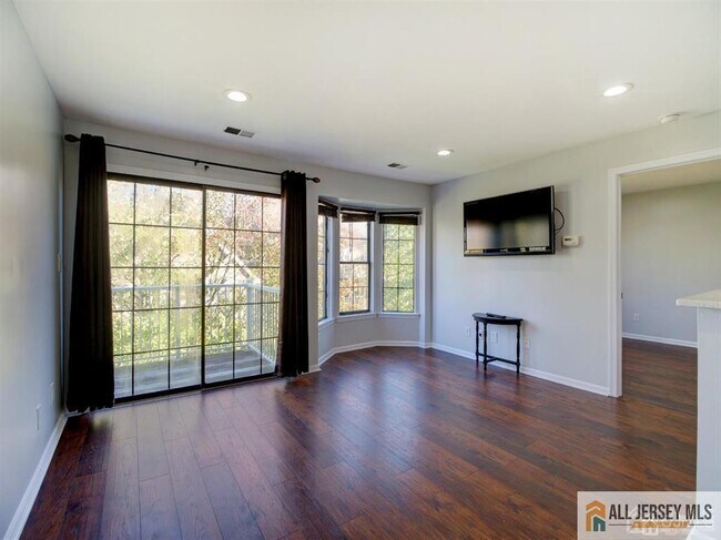 Foto del edificio - 105 Longfield Ct