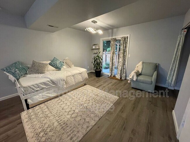 Foto del edificio - 916 207th Pl SE