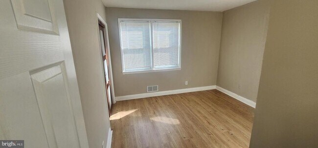 Foto del edificio - 2518 Moore Ave