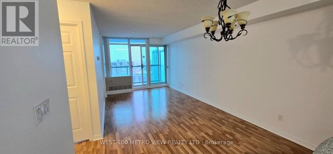 Photo du bâtiment - 5508 Yonge St