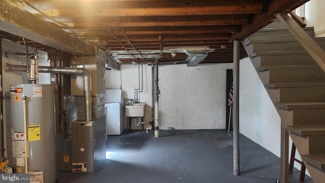 Building Photo - 27 S Hudson St