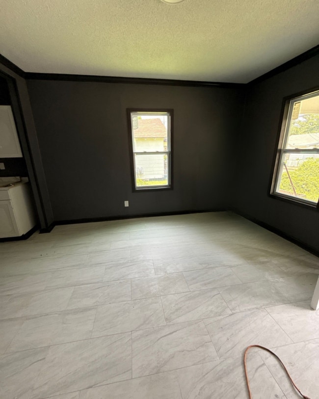 Building Photo - 2543 Pershing Ave