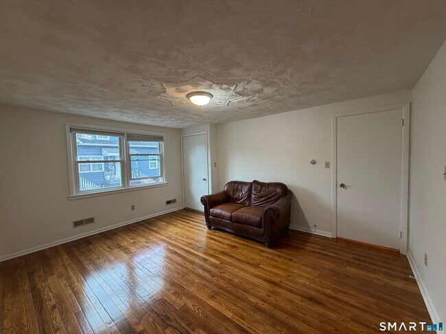 Foto del edificio - 50 Lincoln Ave