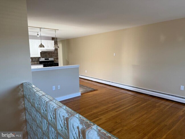 Foto del edificio - 9317 Cottage St