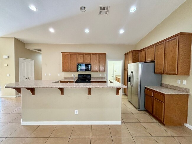 Building Photo - Mountains Edge Beauty! Gated One-Story