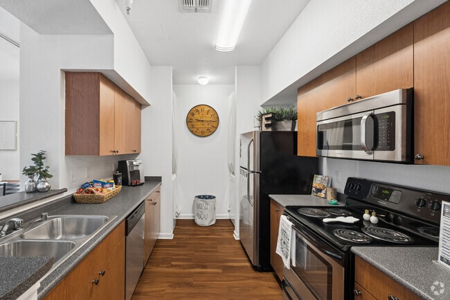 4BR, 2BA - 1,115SF - Kitchen - Element