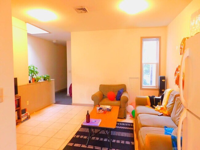 Foto del edificio - 1621 Diamond St