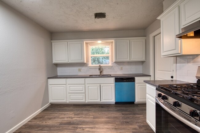 Building Photo - 2828 SW 83rd St