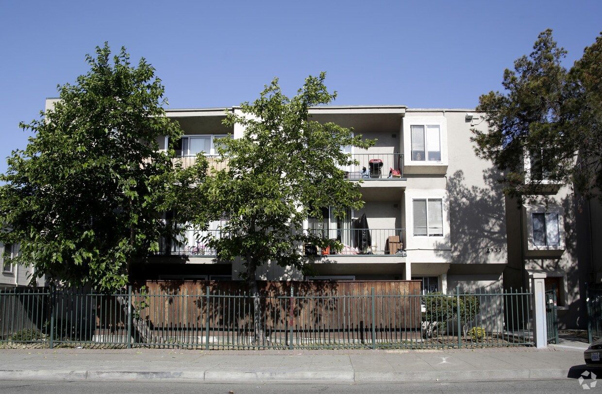 Foto del edificio - 2933 Martin Luther King Jr Way