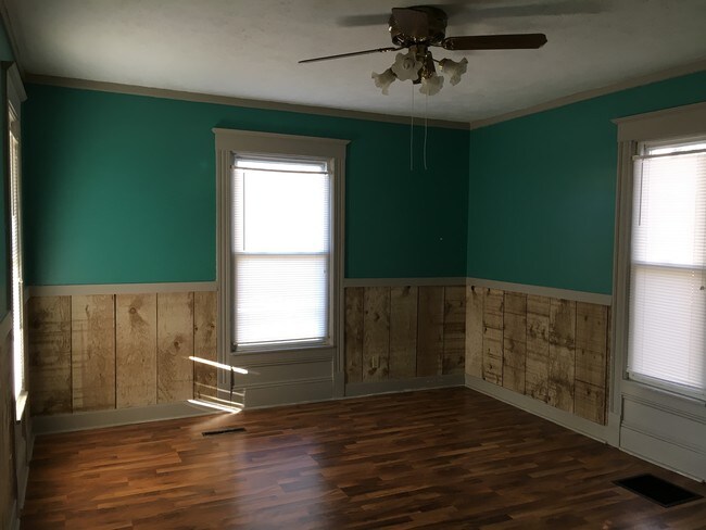 Foto del edificio - 600 N Linden St