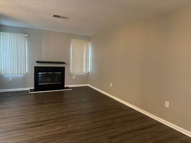 Building Photo - 1027 Edpas Rd