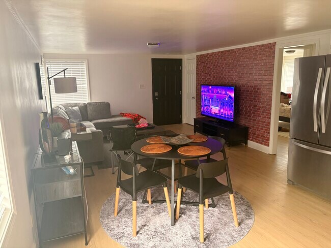 Foto del edificio - 834 W Bryan St
