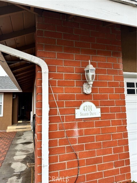 Foto del edificio - 4701 Sharon Dr