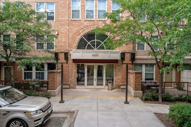 Building Photo - 660 N 2nd St