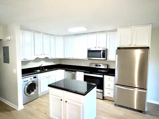 Foto del edificio - 102 N Lakeside Dr