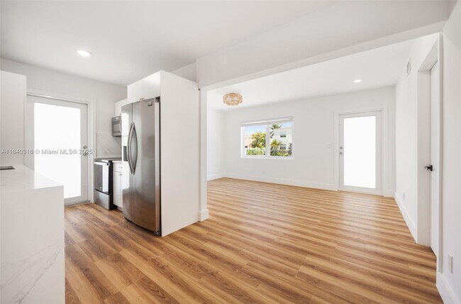 Foto del edificio - 3430 SW 15th St