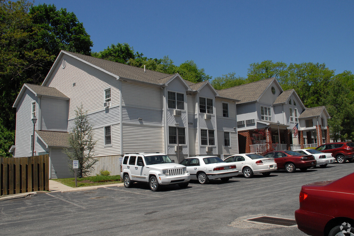 Primary Photo - Laurel Run Commons