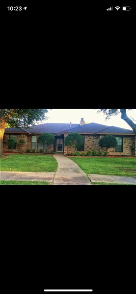 Building Photo - Charming 1 story single family house