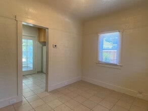 Building Photo - 1034 W Julian St