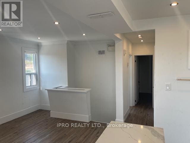 Building Photo - 75 Dunraven Dr