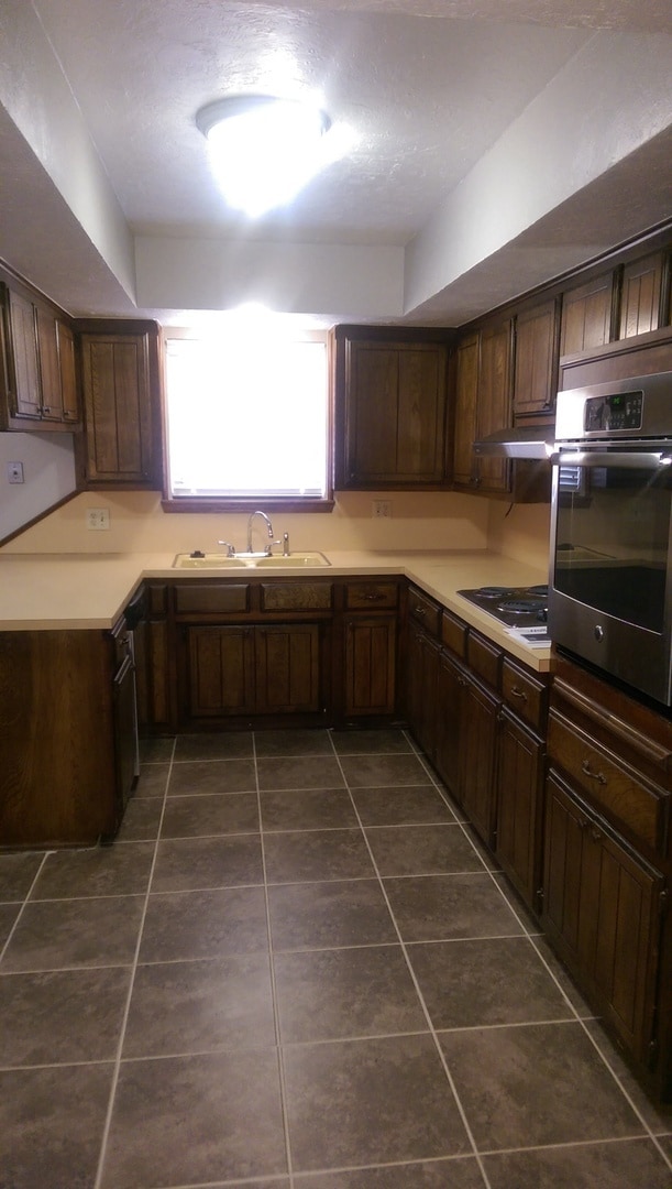 Building Photo - 3 bed, 2 bath, 2 car garage home for rent ...