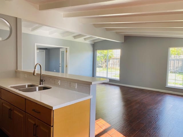 Foto del edificio - 4738 Central Ave