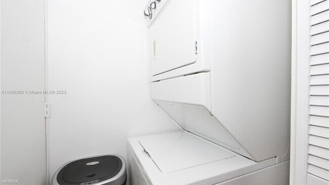 Foto del edificio - 1 br, 1 bath Condo - 244 Biscayne Blvd Apt...