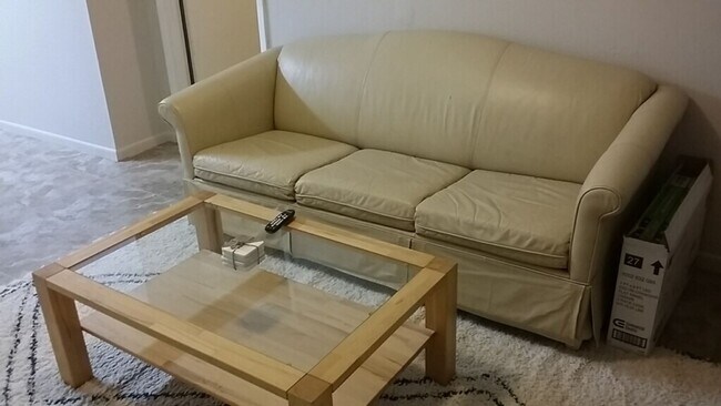 Foto del edificio - 1/1 PARTLY FURNISHED CONDO UNIT AVAILABLE ...