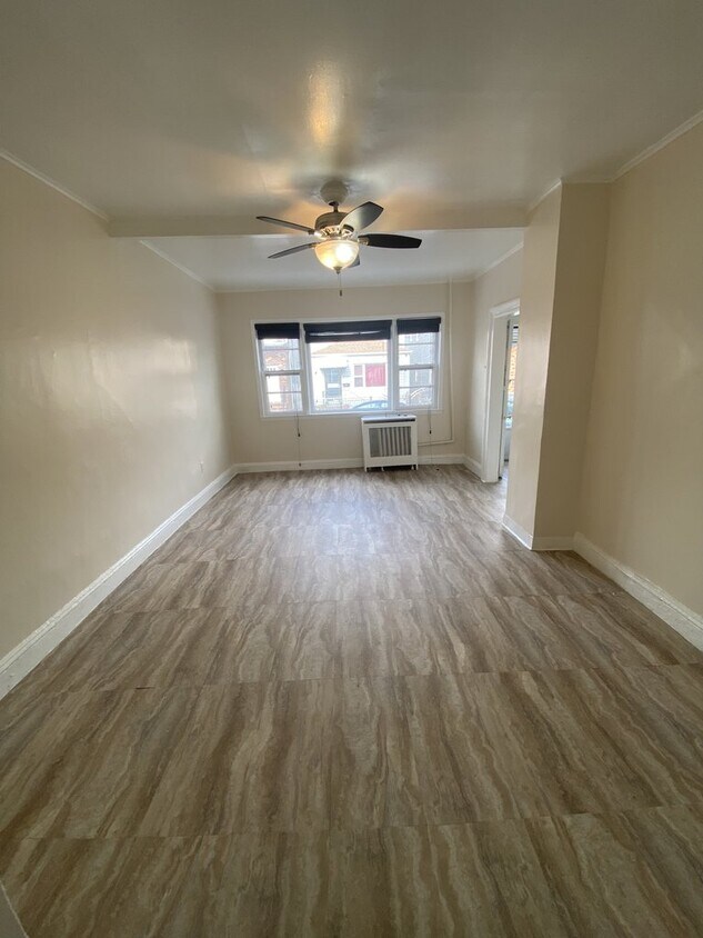 Primary Photo - 87th Street